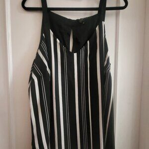 Michel Studio Black & White Striped Sleeveless V-Neck Blouse - Size 16